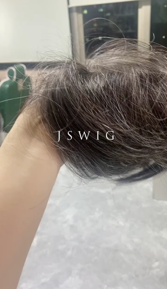 大家知道真正的白发很多时候是搭配棕色发的吗？ 很多客户白发里的黑发不会那么纯的