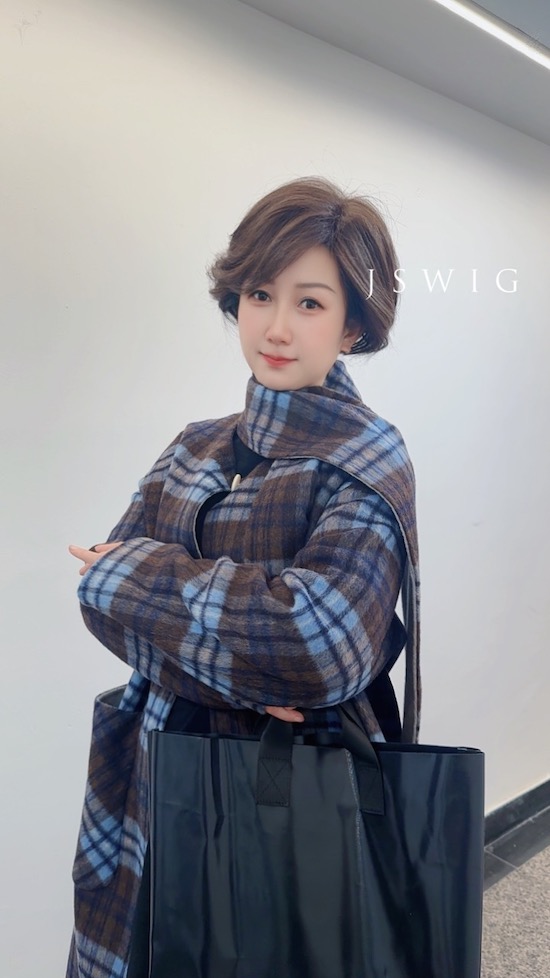 【JSWIG时尚假发｜优雅定格每一刻】 深棕短卷发，蓬松慵懒打造高级感！